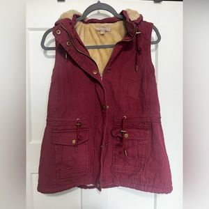 Victory Outfitters burgundy utility vest, Sherpa lined